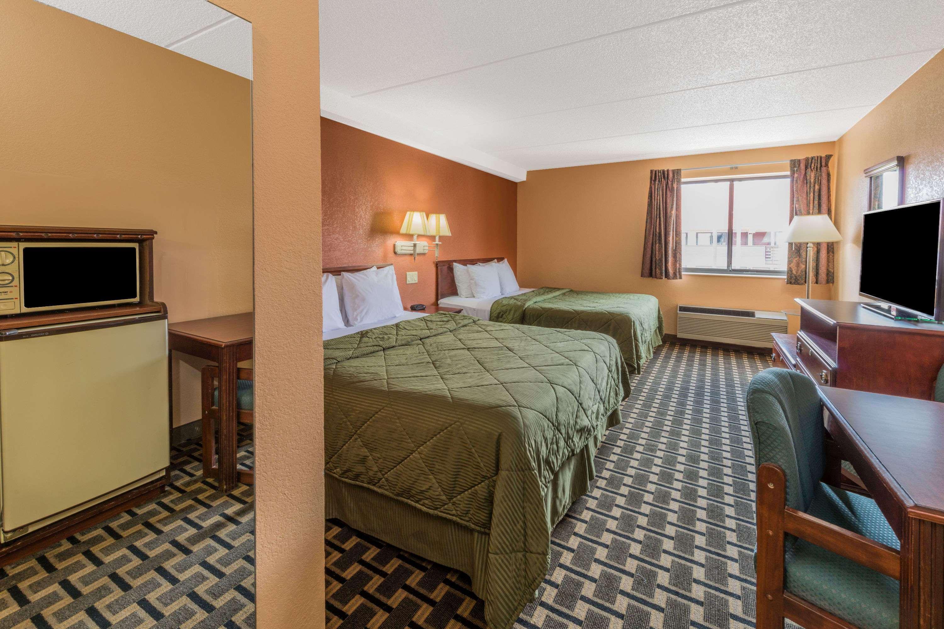 Days Inn By Wyndham Hurstbourne Louisville Ngoại thất bức ảnh