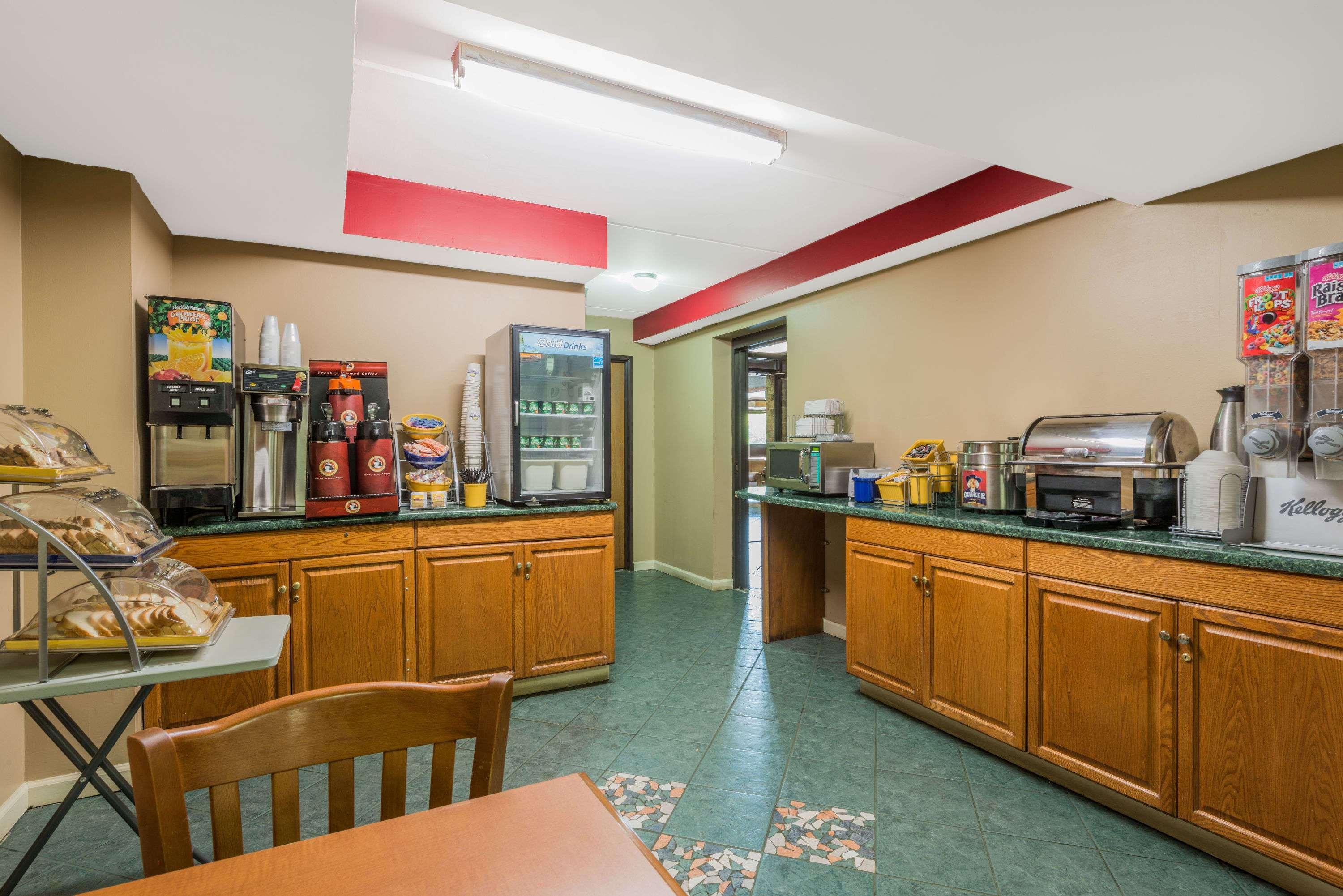 Days Inn By Wyndham Hurstbourne Louisville Ngoại thất bức ảnh