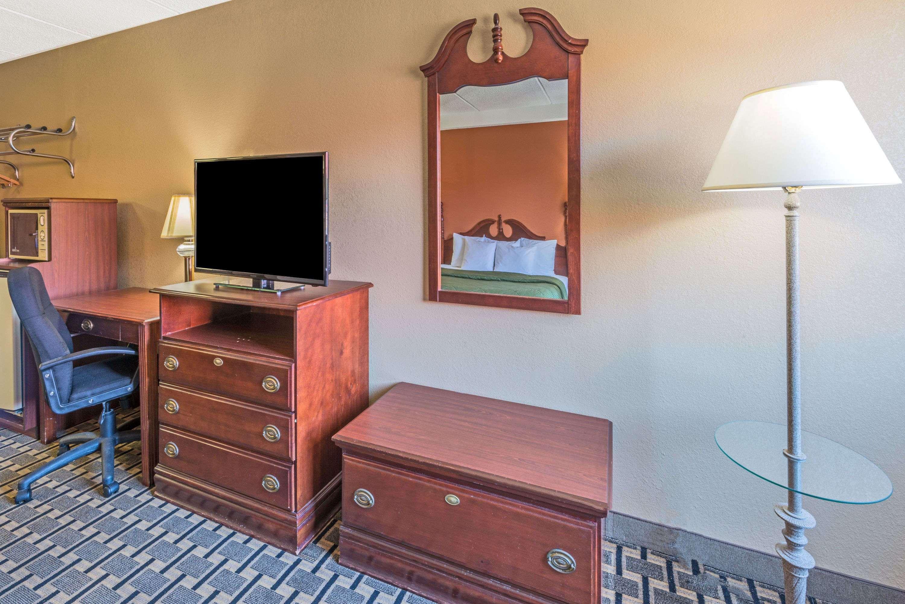 Days Inn By Wyndham Hurstbourne Louisville Ngoại thất bức ảnh